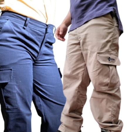pantalón cargo azul o beige
